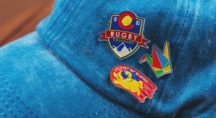 Pins pour chapeau