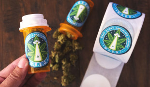 Custom product labels: make your own labels | Sticker Mule Canada