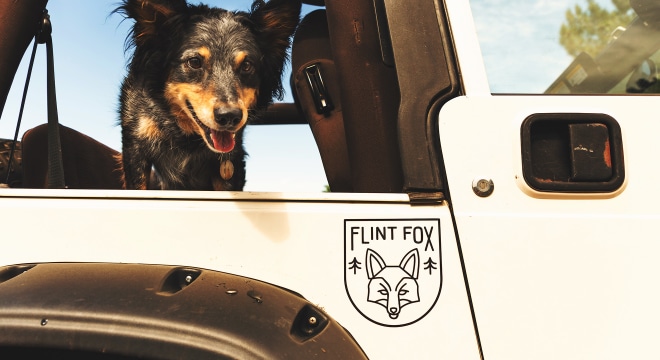 Custom fox decal on a Jeep