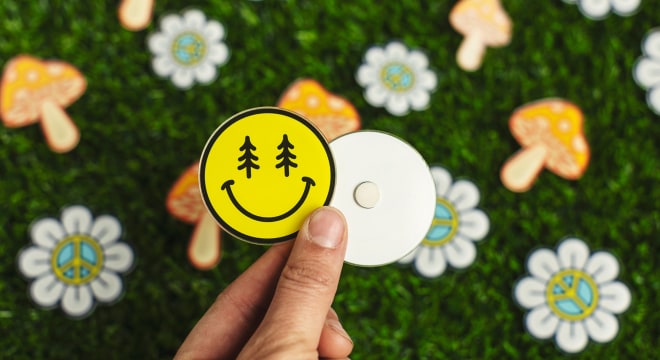 Acrylic magnets