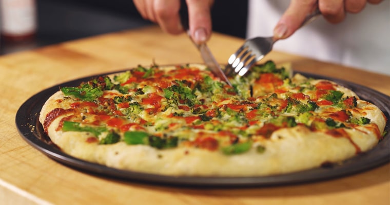 Receita de pizza de brócolis apimentada