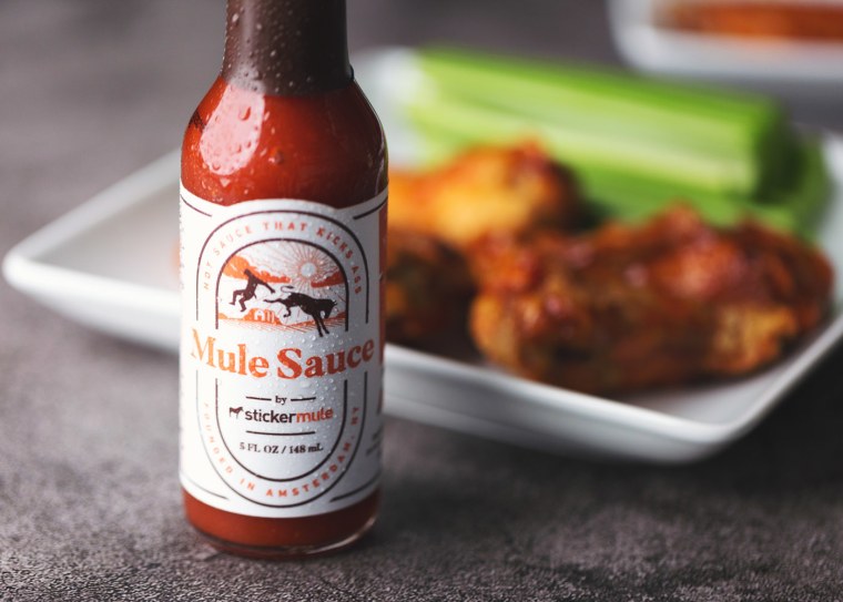 Mule Sauce remporte le prix de la meilleure sauce piquante lors d'un grand concours de sauce piquante au Texas