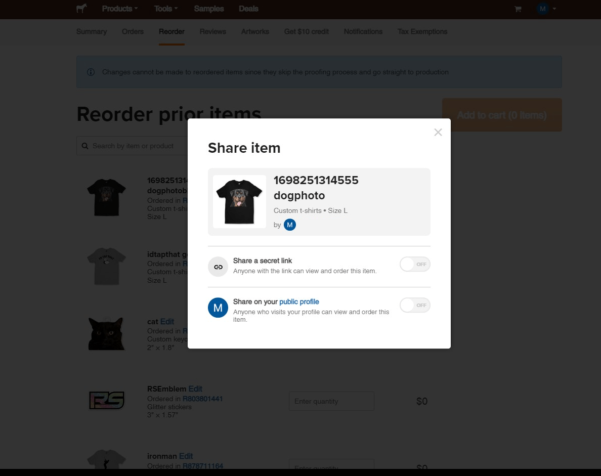 partagez le design d'un t-shirt chien