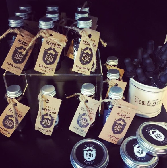 Packaging di olio per barba con branding