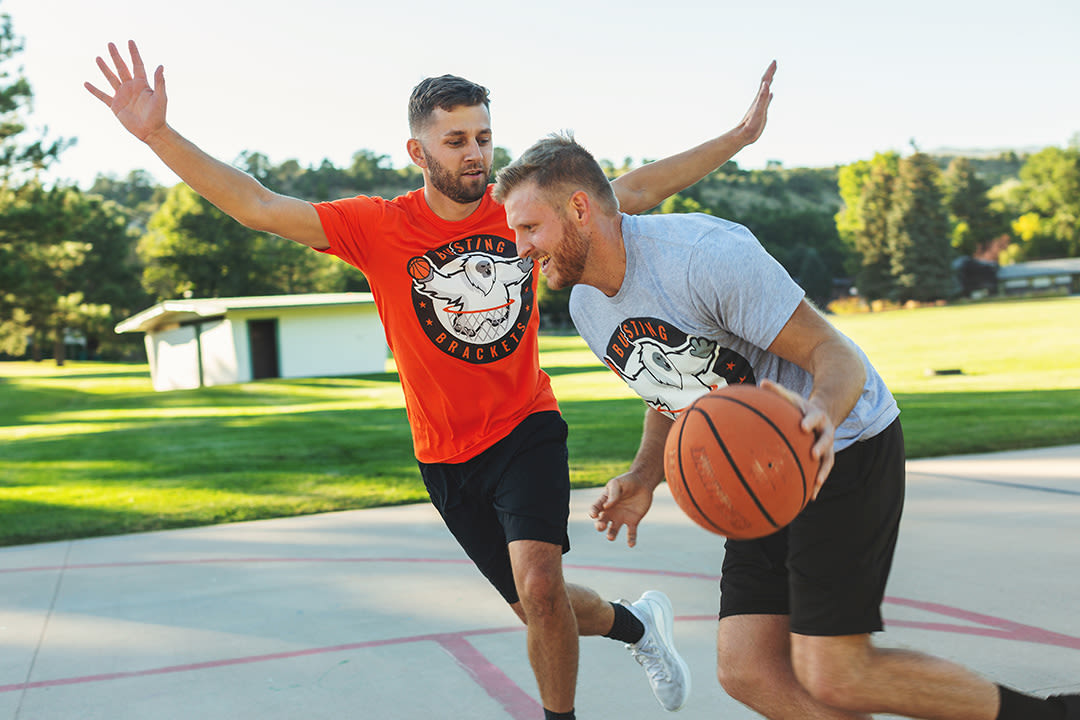 T-Shirt-Geschichte in den 90ern und Sportbekleidung