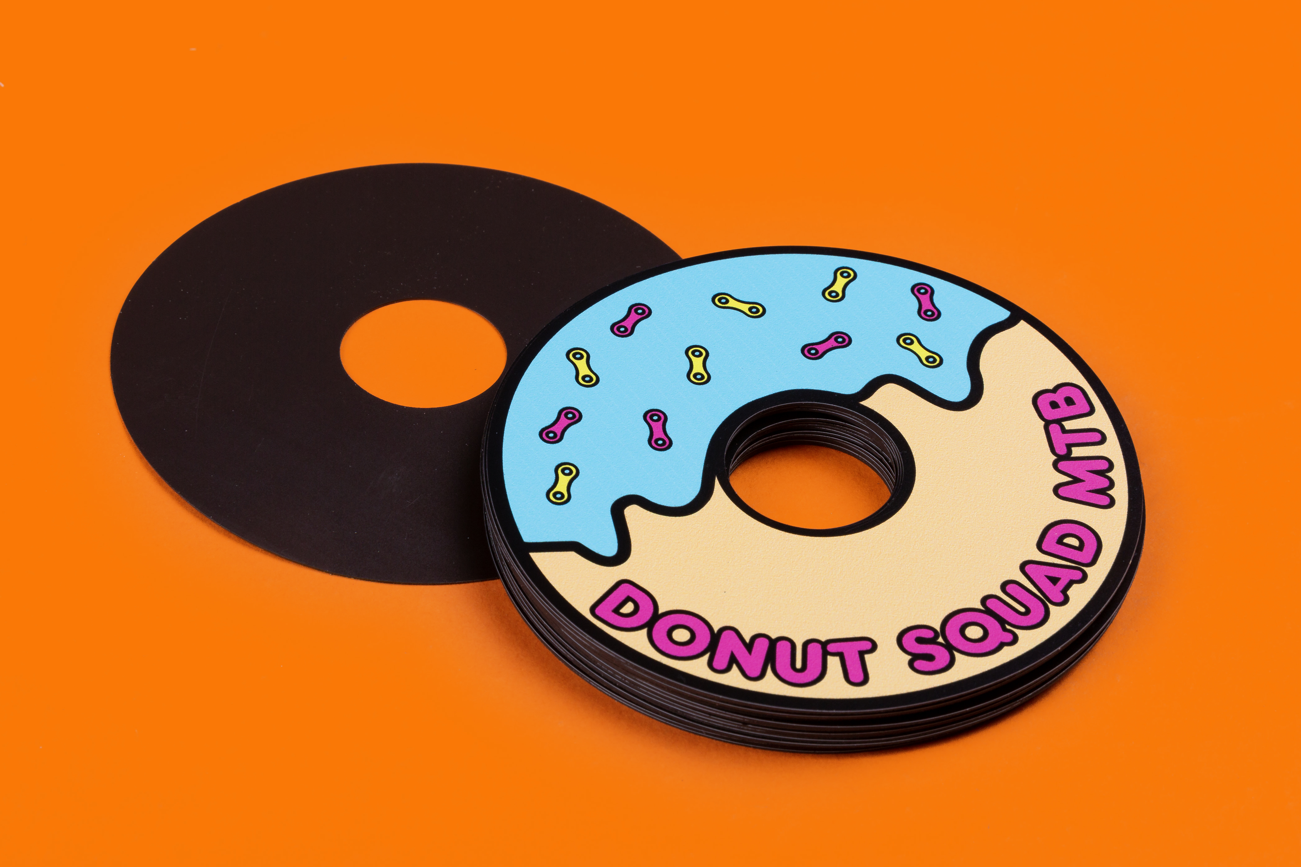 iman personalizado de um donut com corte interno