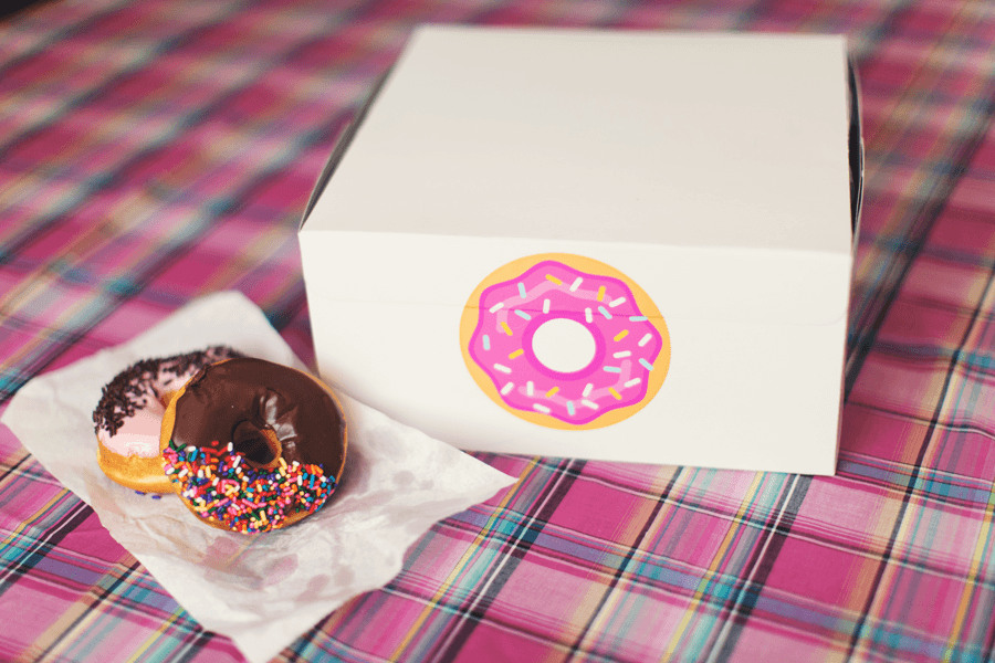 Donut-Sticker mit Innenschnitt